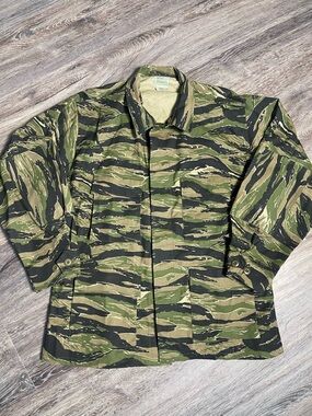 Tiger Striped Camo Army Jacket Button Front Cargo Pocket Combat Streetwear LRG